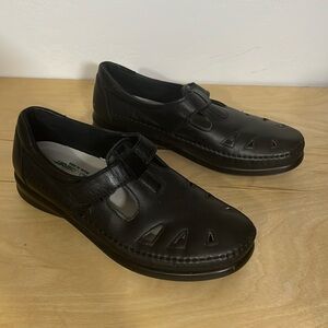 SAS Women’s Size 8.5 W Leather Roamer EZ Strap Black Comfort Walking Shoes
